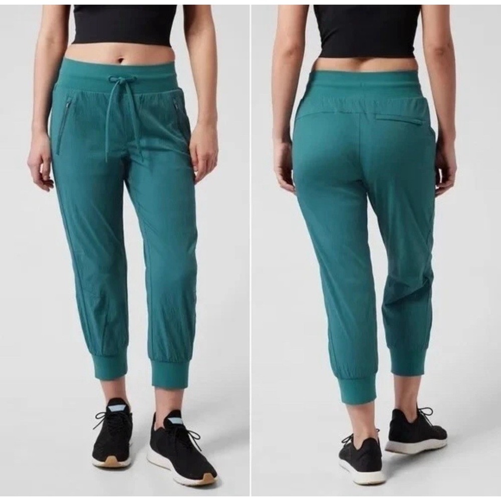 Athleta Trekkie North Crop 23" Jogger in Borealis Green Athletic Sporty‎ Size 4